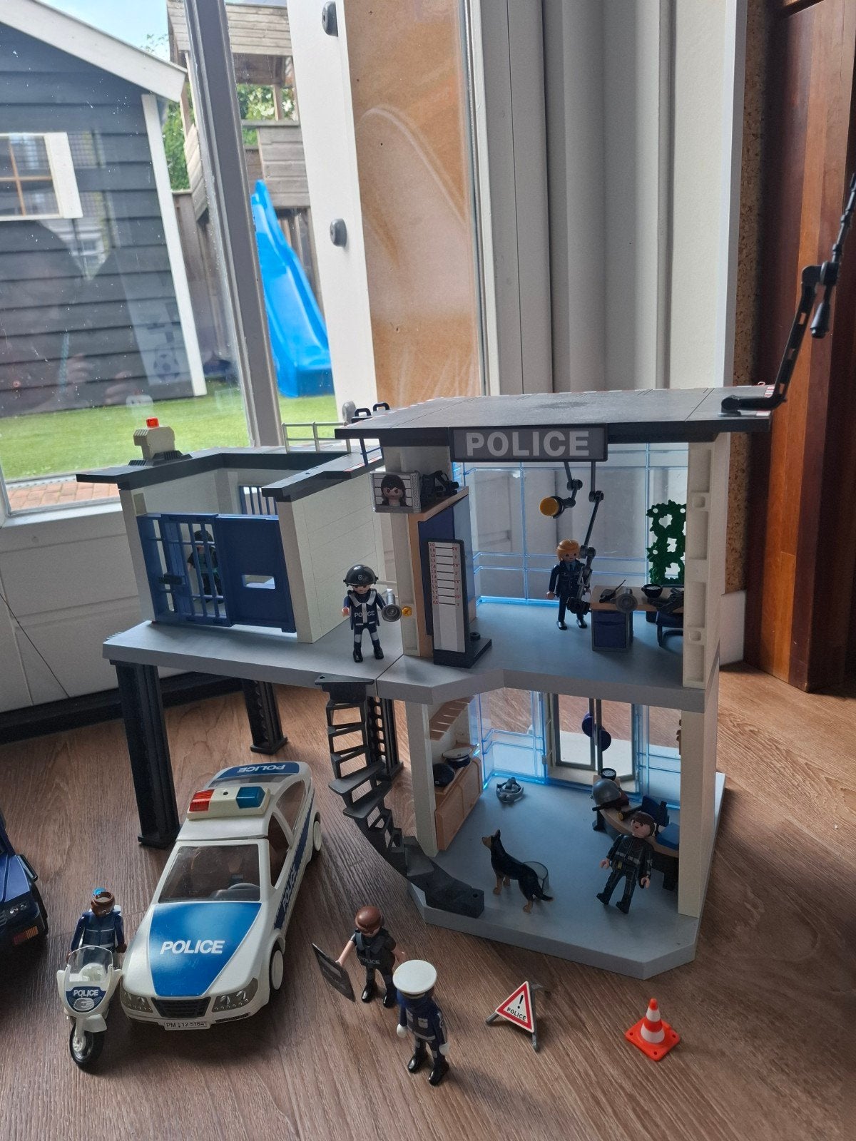 Playmobil Politiebureau met voertuigen en figuren, Ophalen, Gebruikt, Bouwen