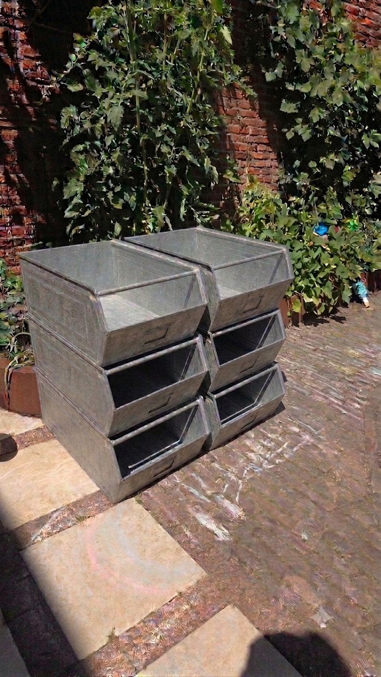 Metalen bakken - stapelbaar - magazijnbakken, Ophalen, Minder dan 50 cm, Gebruikt, 50 tot 100 cm