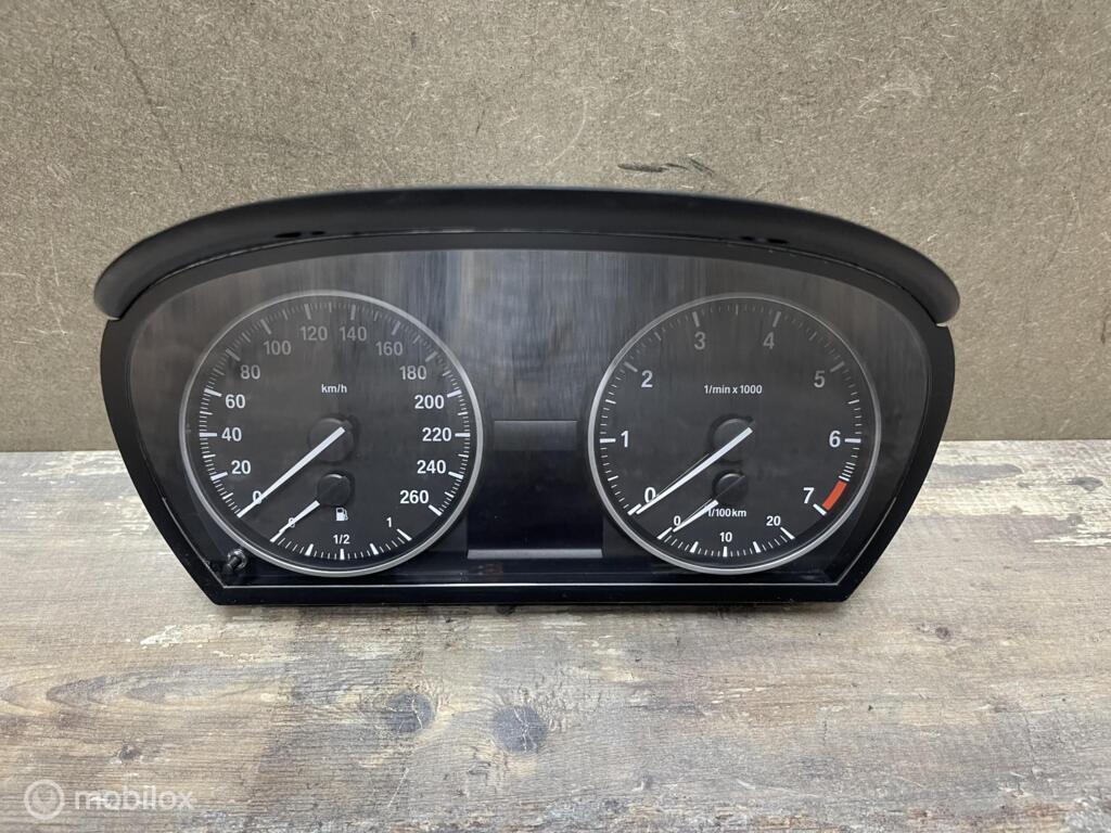 Tellerklok BMW 3-serie E90 E91 LCI 318i ('08-'12), Gebruikt, Ophalen of Verzenden, BMW, BMW