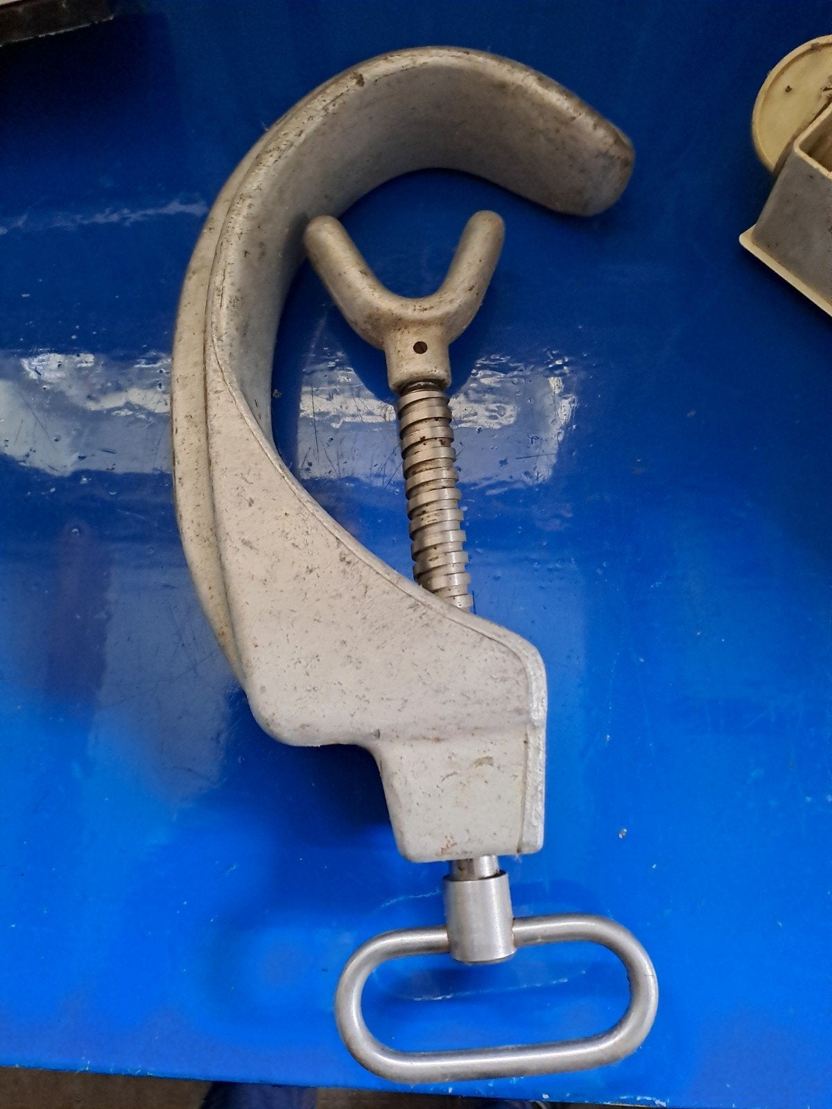 peesklem aluminium, Ophalen