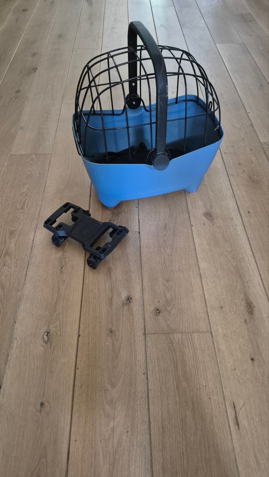 Basil buddy honden/ boodschappenmand achterop de fiets, Dieren en Toebehoren, Hondenmanden, Ophalen of Verzenden, Riet