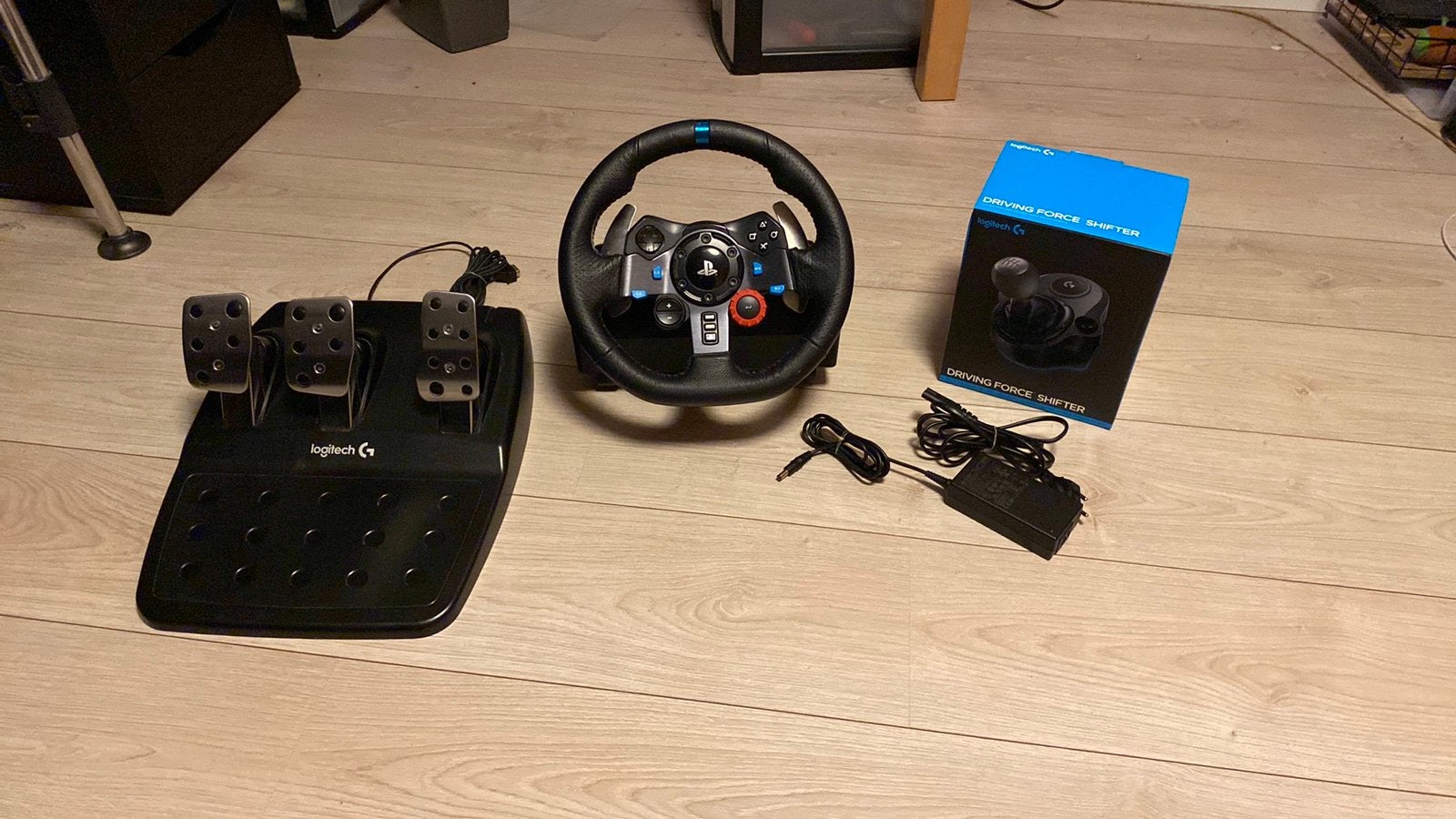 logitech g29 stuur voor ps4/pc + schakelpook, Spelcomputers en Games, Spelcomputers | Sony PlayStation Consoles | Accessoires