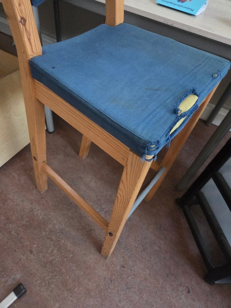 Hoge houten stoel gratis opknapper, Ophalen, Gebruikt, Bruin, Eén