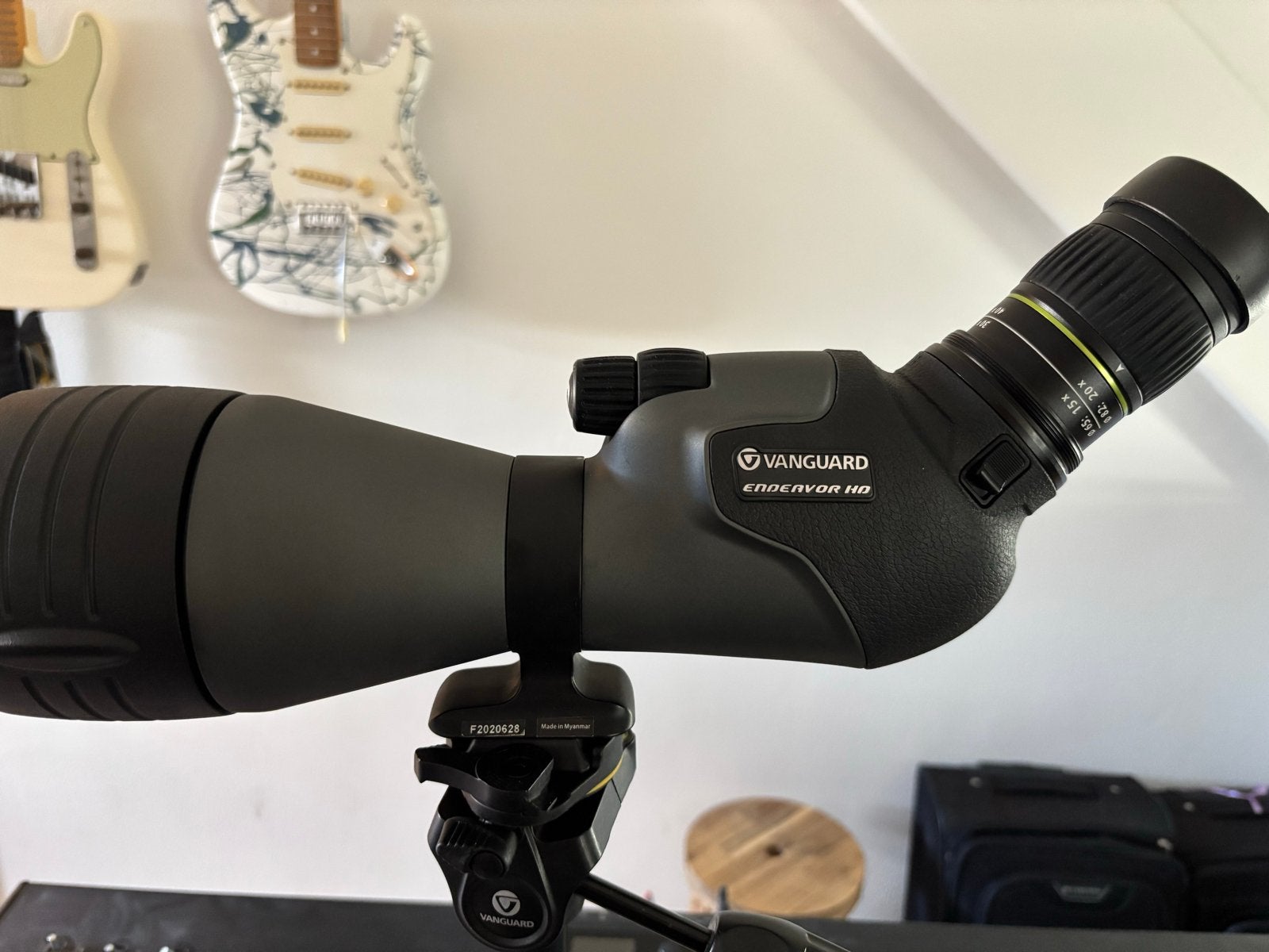 Vanguard Endeavor HD 65A Spotting Scope met hoes en statief, Ophalen, Dakkant (recht), Zo goed als nieuw, 20x of meer
