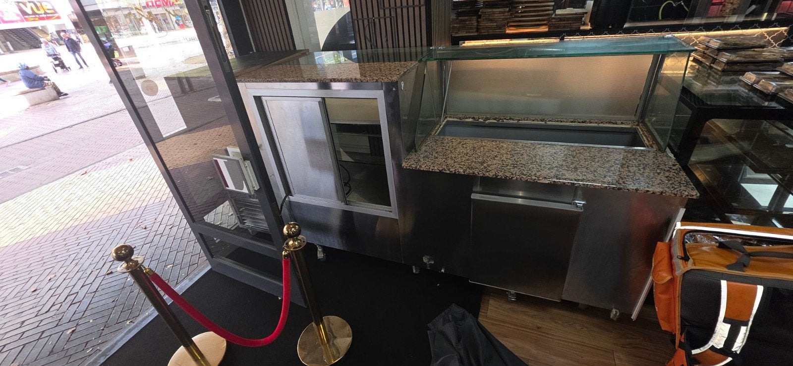 Foto 3 van Horeca Saladette Werkbank Toonbank
