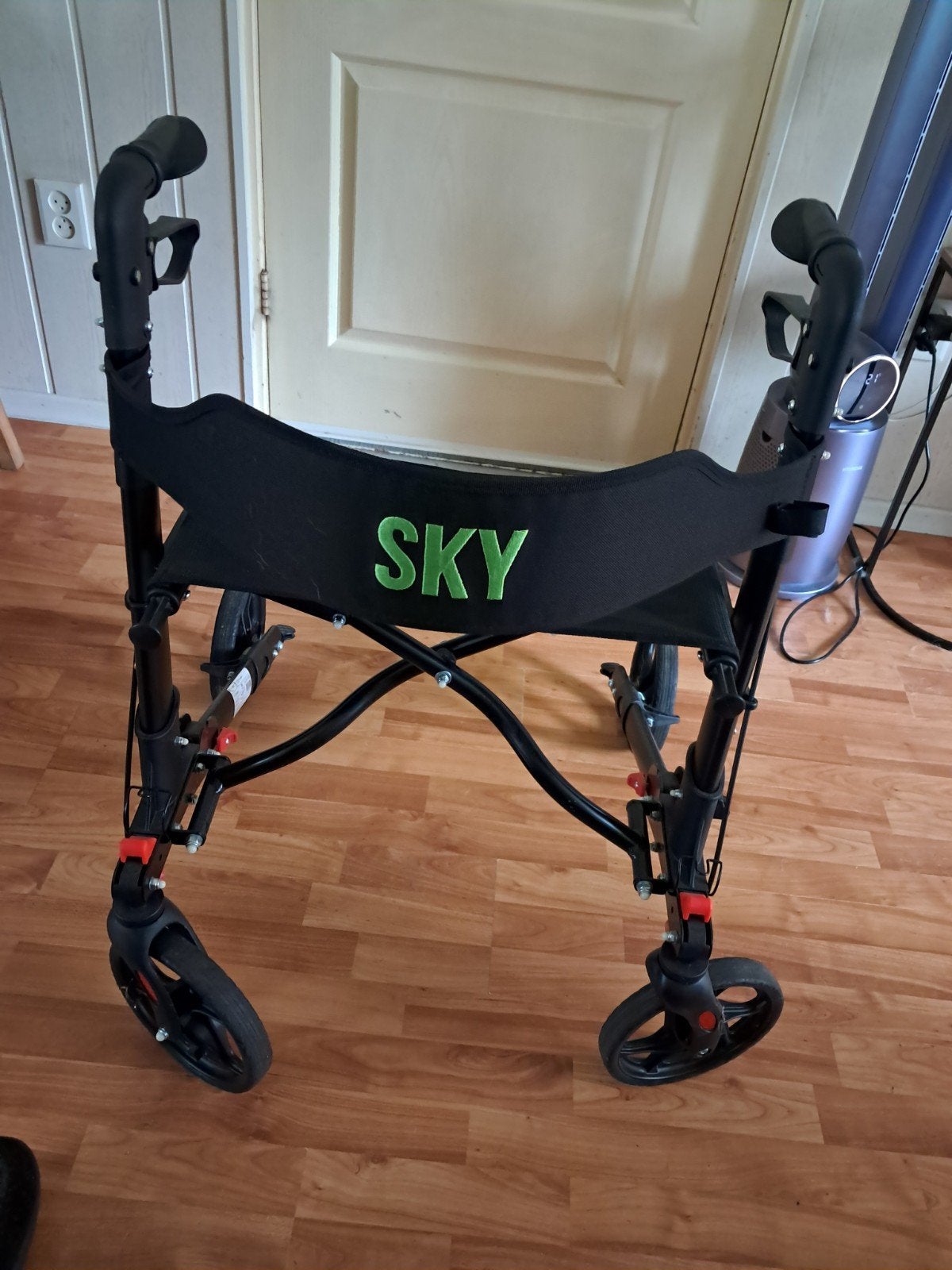 Z.G.A.N. lichtgewicht rollator, Diversen, Rollators, Ophalen, Opvouwbaar, Zo goed als nieuw