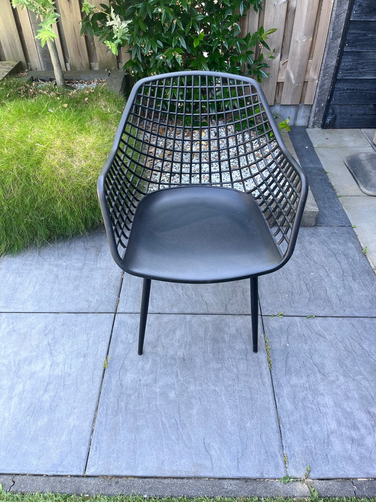 Zwarte design stoelen met gaasstructuur, Ophalen, Kunststof, Zwart, Zo goed als nieuw