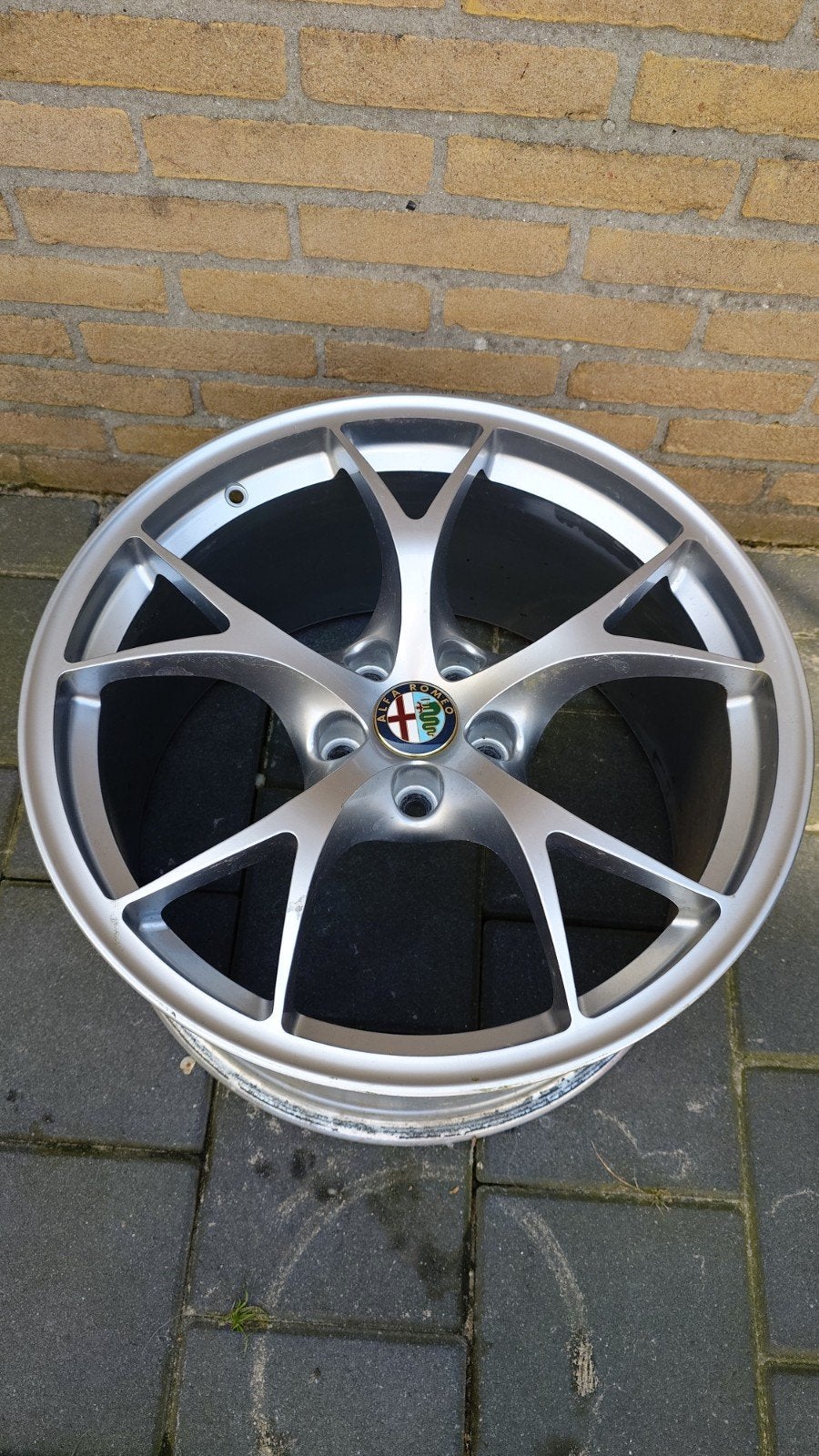 Velg Alfa Giulia Q, Ophalen