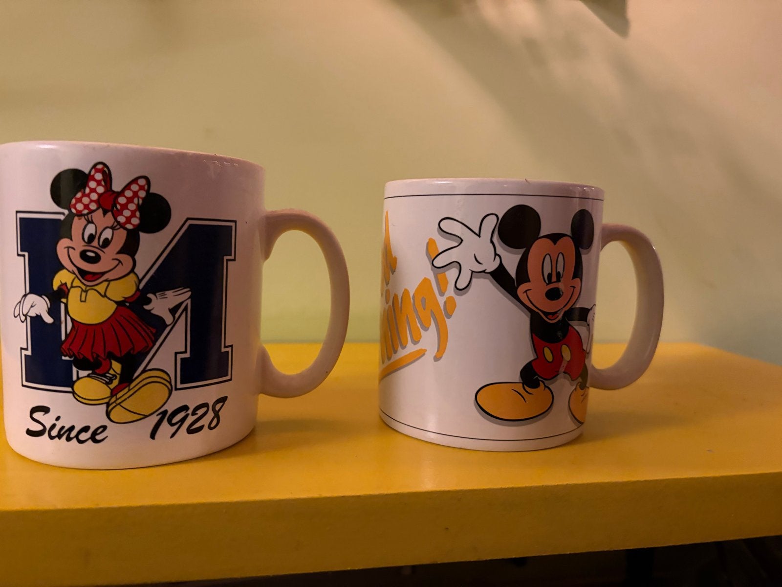 Mickey en Minnie Mouse mokken - set van 2, Ophalen of Verzenden, Steen/keramiek, Wit, Overige merken
