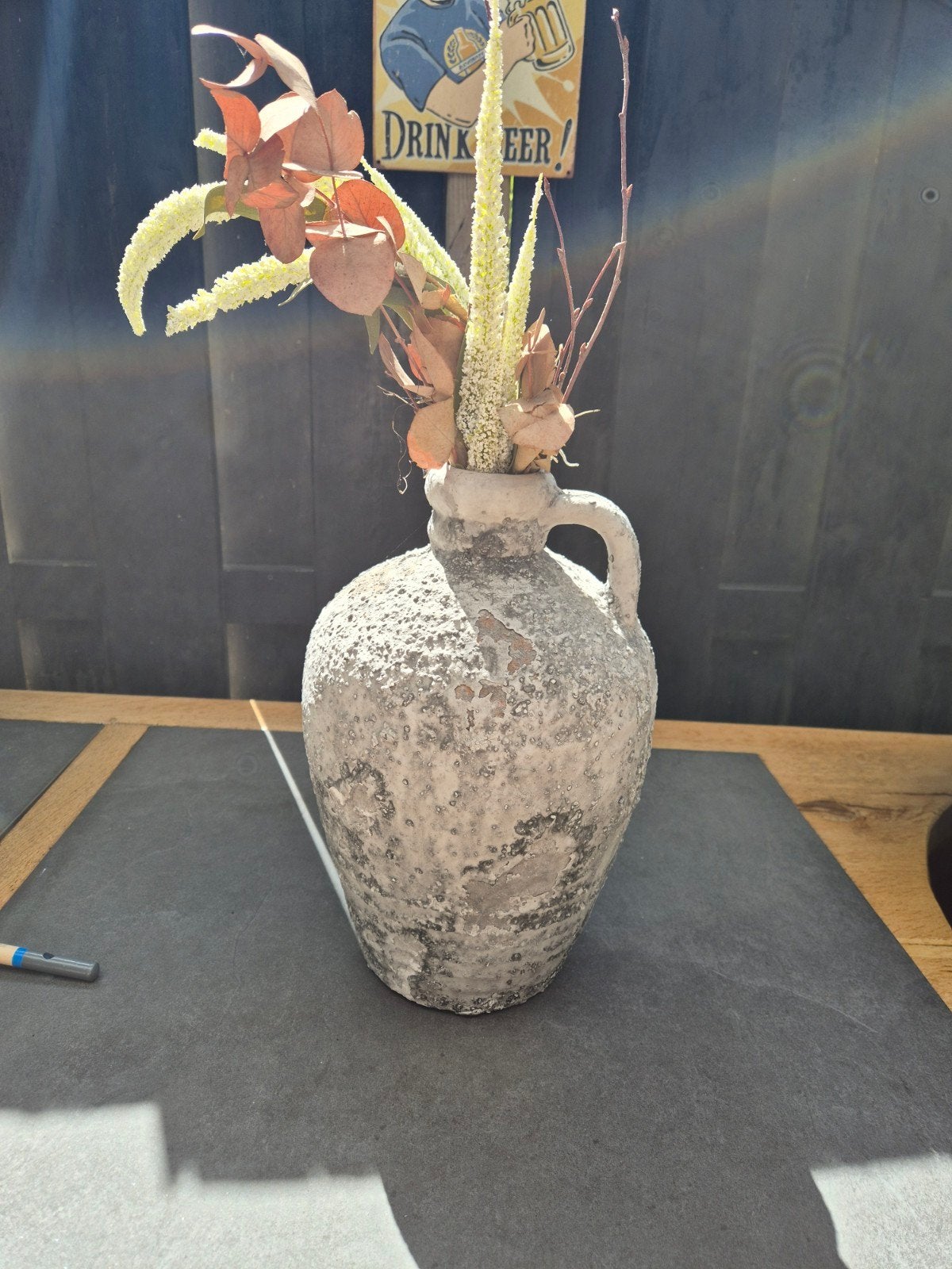 kruik vaas met decoratie, Ophalen, Zo goed als nieuw, Grijs, Natuurlijk materiaal