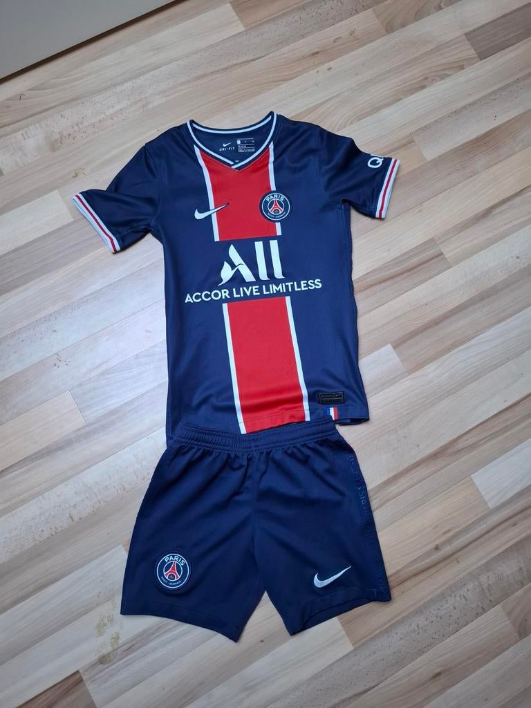 PSG Thuisshirt & Broekje Set - Maat S (128-137 cm), Ophalen of Verzenden, Gebruikt