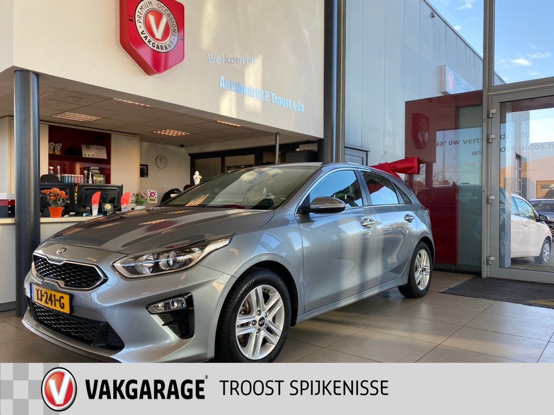 Kia Ceed 1.0 T-GDi DynamicLineNL Auto,Navigatie,Achteruitrij, Auto's, Stof, Gebruikt, Met garantie (alle), 1197 kg
