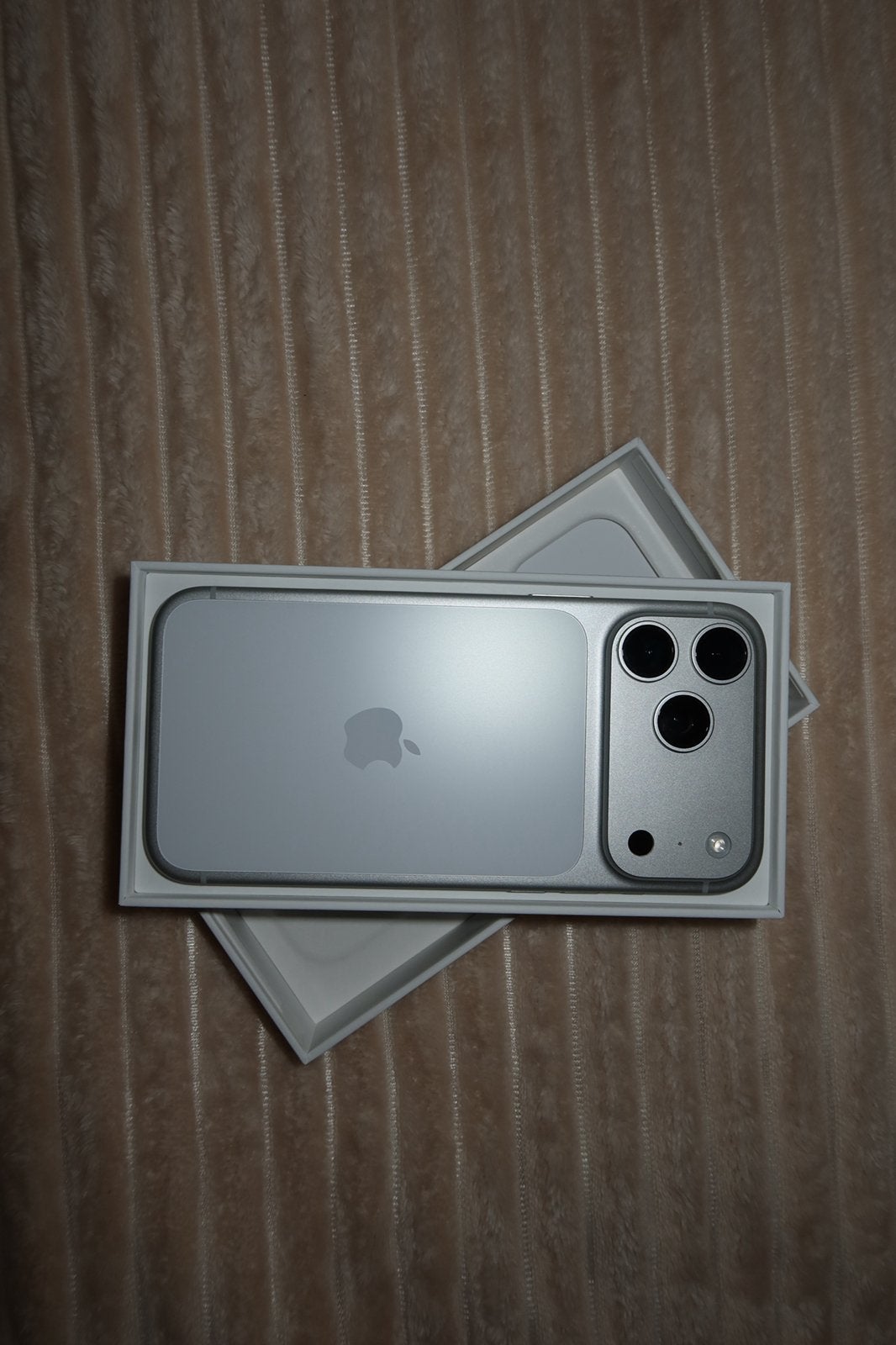 iPhone 17 Pro Max | Zilver | 256GB, Ophalen of Verzenden, Zo goed als nieuw, 6 megapixel of meer, Overige modellen