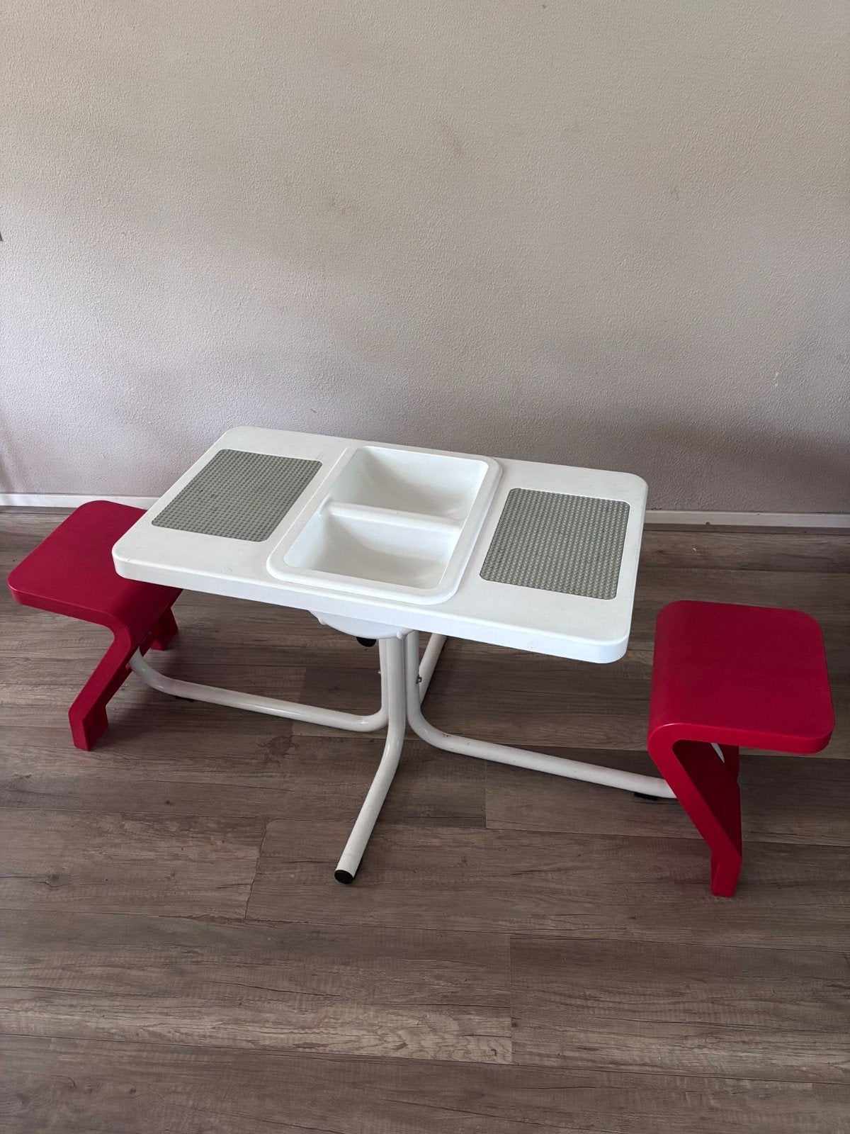 Lego Duplo speeltafel met stoeltjes, Kinderen en Baby's, Speelgoed | Duplo en Lego, Ophalen, Gebruikt, Overige thema's, Overige typen