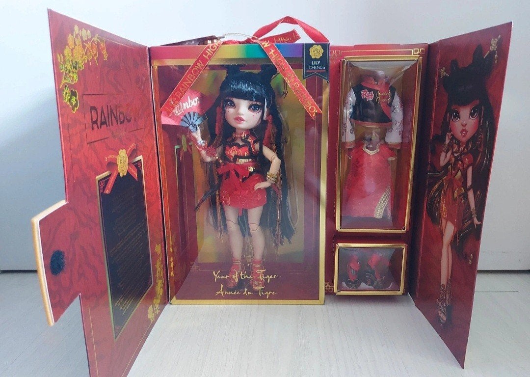 Rainbow High Collector Lily Cheng (special edition) pop NIB, Ophalen of Verzenden, Nieuw, Fashion Doll
