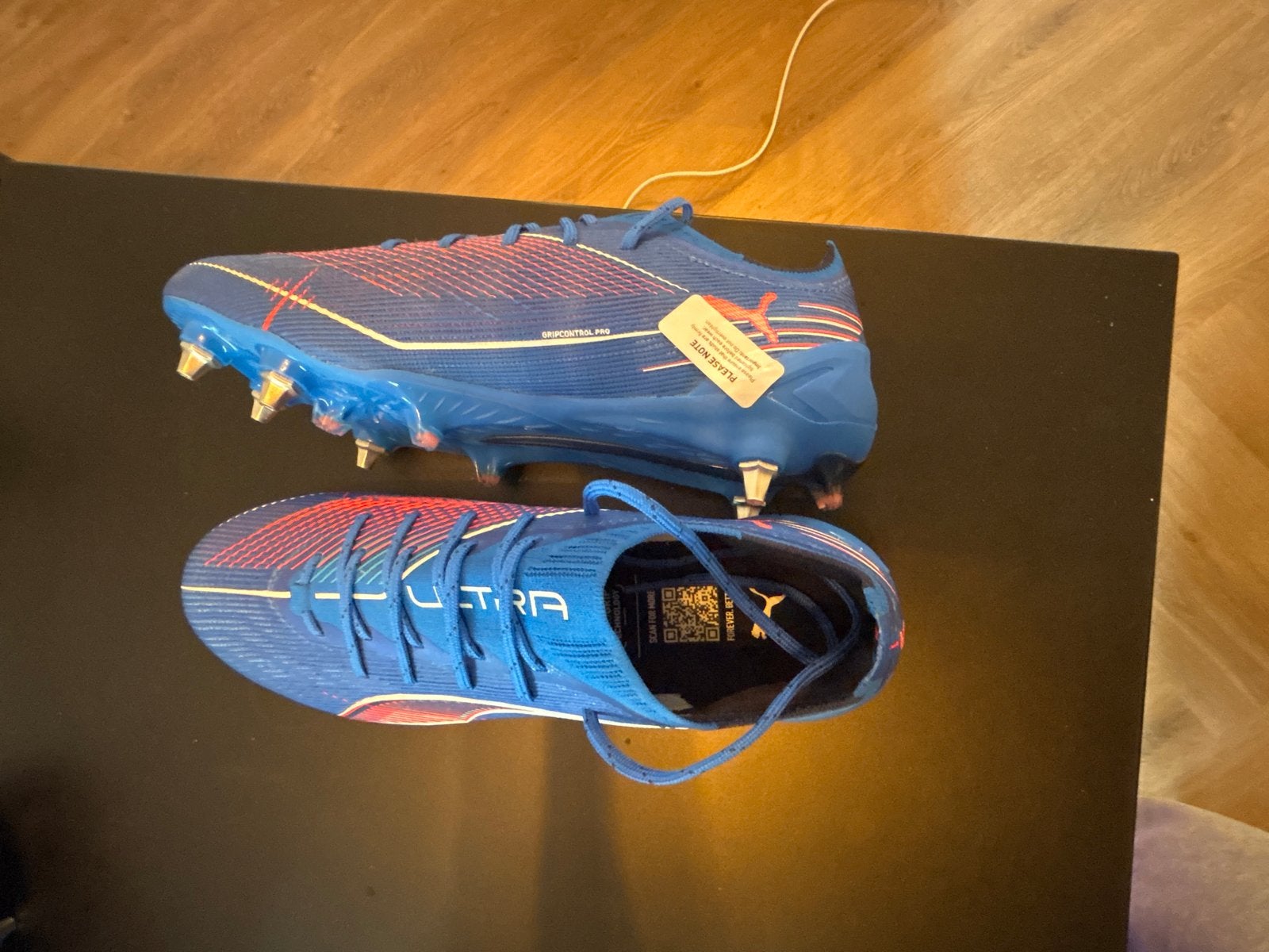 Puma Ultra voetbalschoenen - Nieuw, Sport en Fitness, Maat XS of kleiner, Schoenen, Nieuw, Ophalen of Verzenden