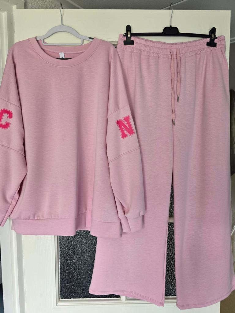 Nieuw 2delig pak new york roze 42 44 46, Kleding | Dames, Huispakken, Ophalen of Verzenden, Nieuw, Maat 46/48 (XL) of groter, Roze