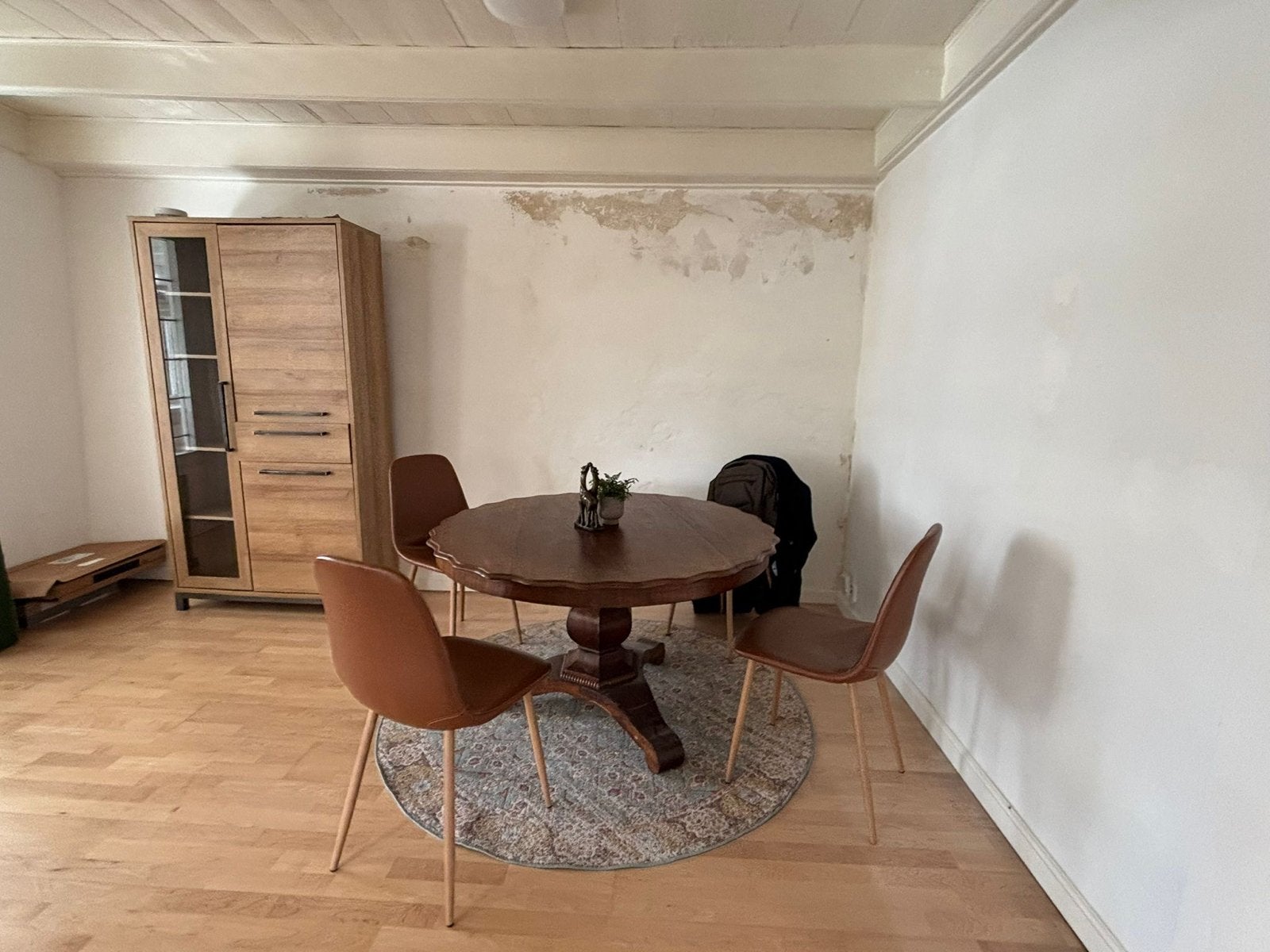 Elegante eettafel met 4 stoelen en kleed, Gebruikt, 100 tot 150 cm, Rond, Ophalen of Verzenden