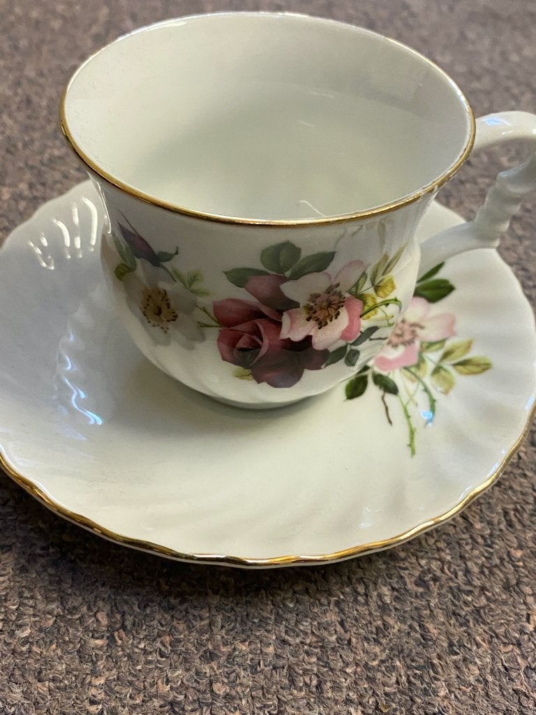 Kop en Schotel " Genuine Royal Frankonia", Ophalen of Verzenden, Zo goed als nieuw, Porselein, Kop en/of schotel