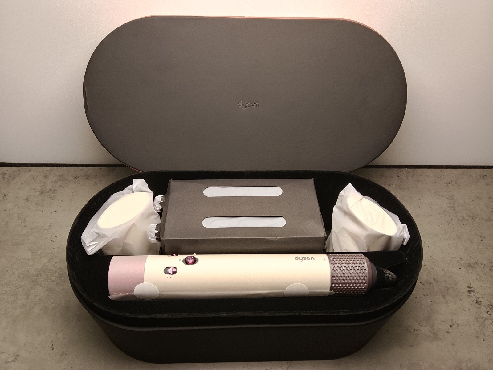 Dyson Airwrap - Nieuwstaat, roze, Sieraden, Tassen en Uiterlijk, Uiterlijk | Haarverzorging, Ophalen of Verzenden, Zo goed als nieuw