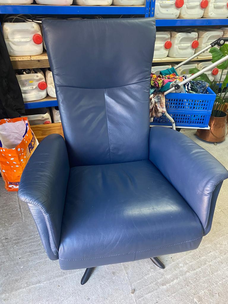 Leren relax fauteuil donkerblauw, Huis en Inrichting, Fauteuils, Ophalen, Gebruikt, 75 tot 100 cm, 50 tot 75 cm