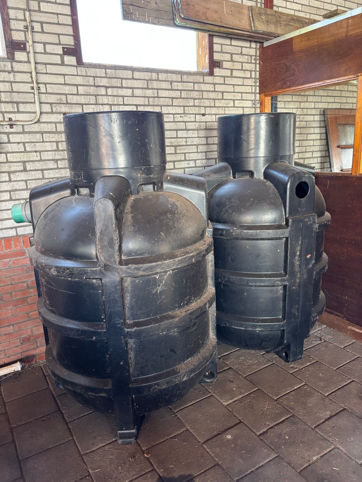 Twee IBA systemen / septische tanks, Ophalen, Gebruikt