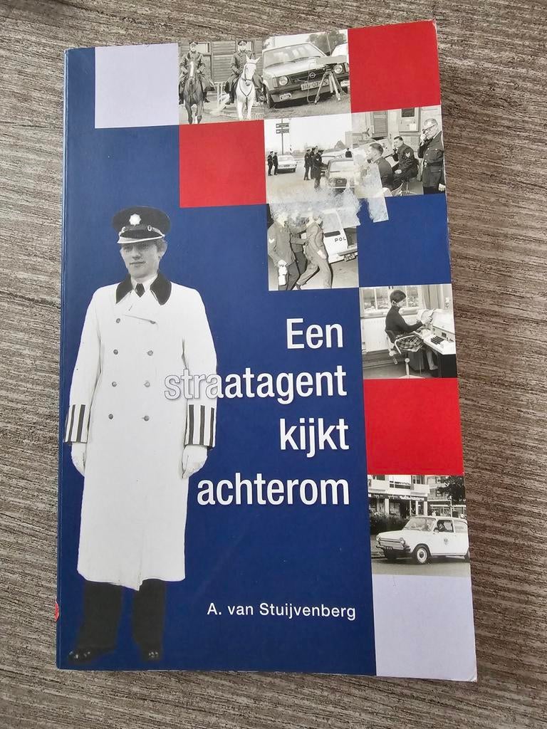 Een straatagent kijkt achterom - A. van Stuijvenberg, Boeken, Overige Boeken, Gelezen, Ophalen of Verzenden