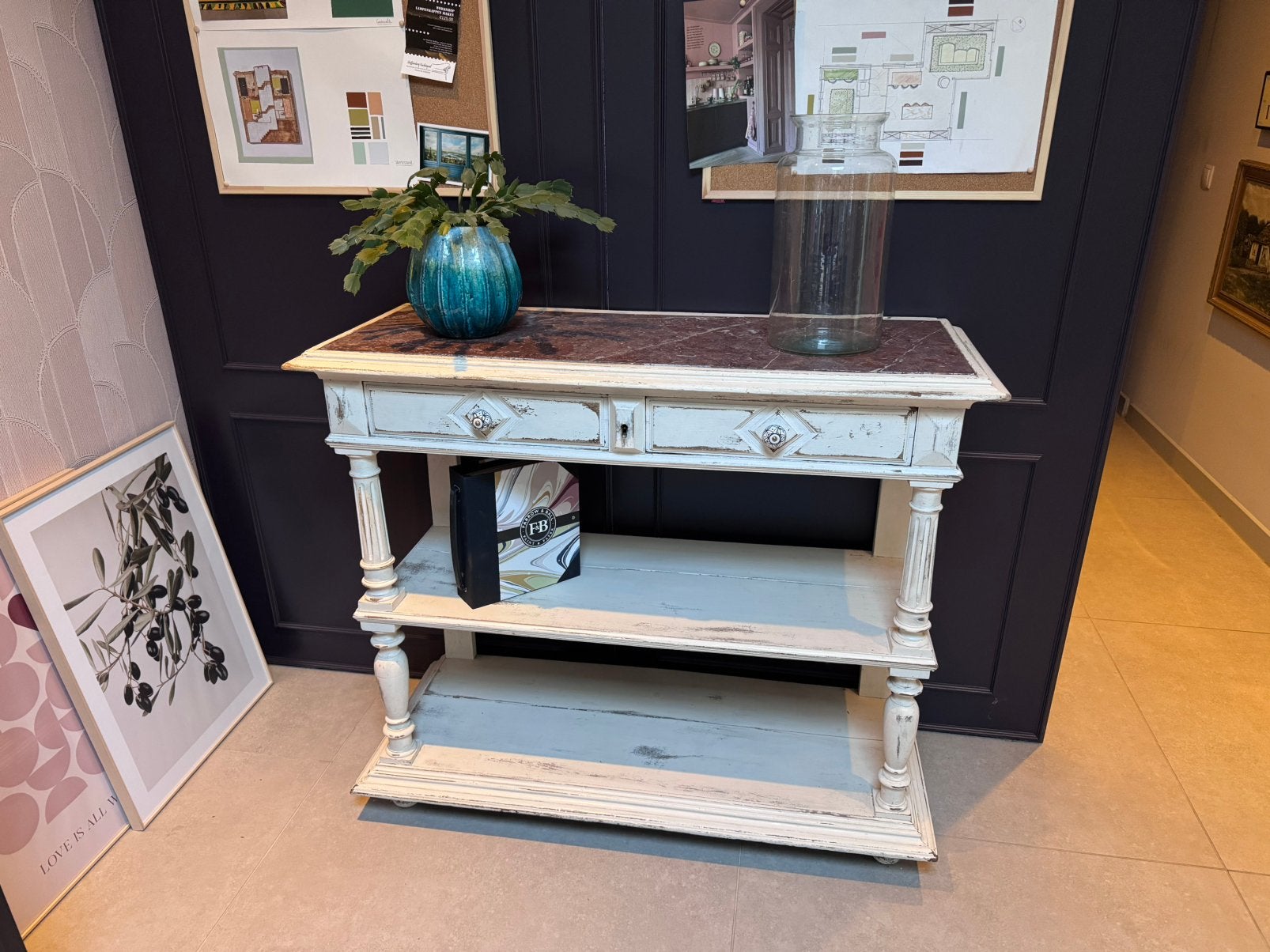 Brocante sidetable met rood marmeren blad, Ophalen, Gebruikt, 100 tot 150 cm, Brocante