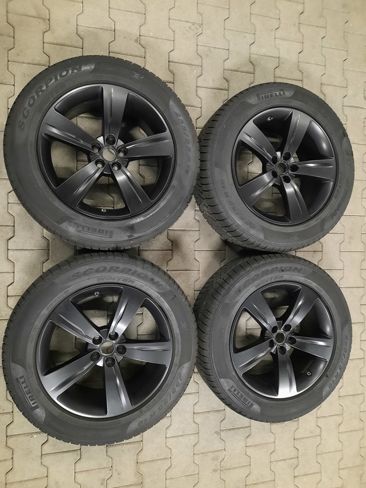 ZGAN 19 inch velgen LAND ROVER RANGE ROVER VELAR WINTERSET, Auto-onderdelen, 19 inch, Gebruikt, 255 mm, Banden en Velgen