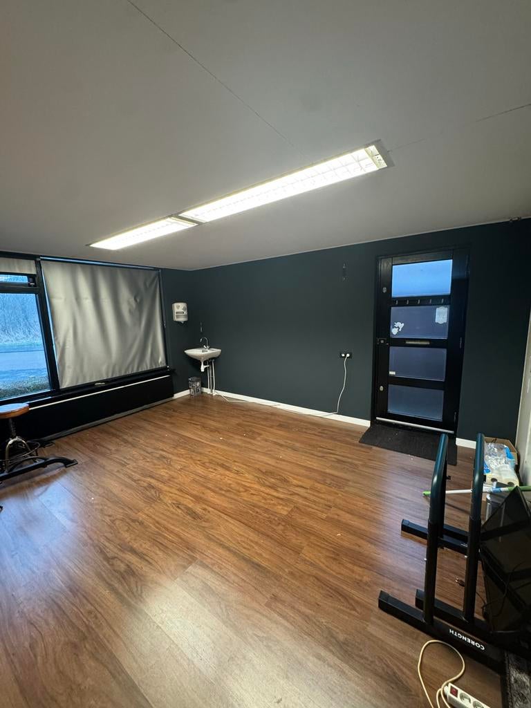 Werkruimte met kraan, airco en eigen ingang (22m2), Huizen en Kamers, Kamers te huur