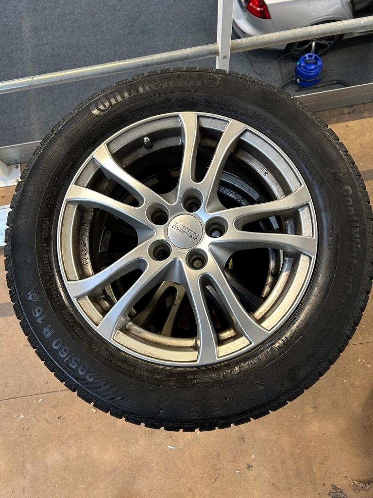 Winterbandenset Volvo V40 205/60 R16 Continental, Auto-onderdelen, Banden en Velgen, Ophalen, Gebruikt, 16 inch, Banden en Velgen