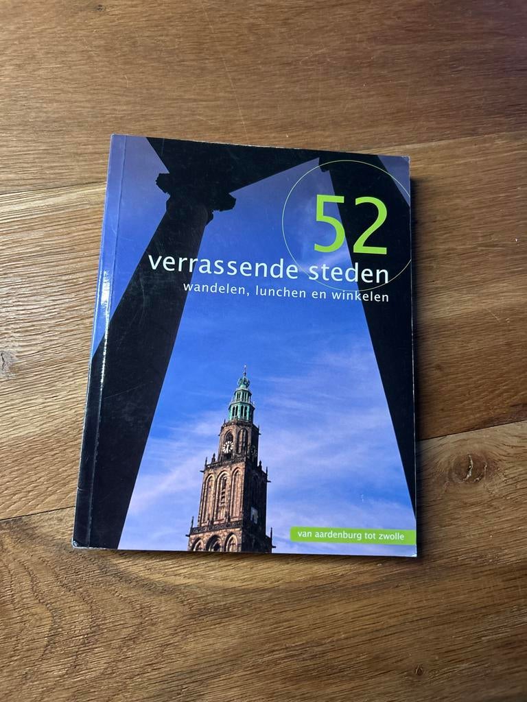 52 Verrassende Steden - Wandelgids, Boeken, Reisgidsen, Zo goed als nieuw, Fiets- of Wandelgids, Benelux, Overige merken, Ophalen of Verzenden