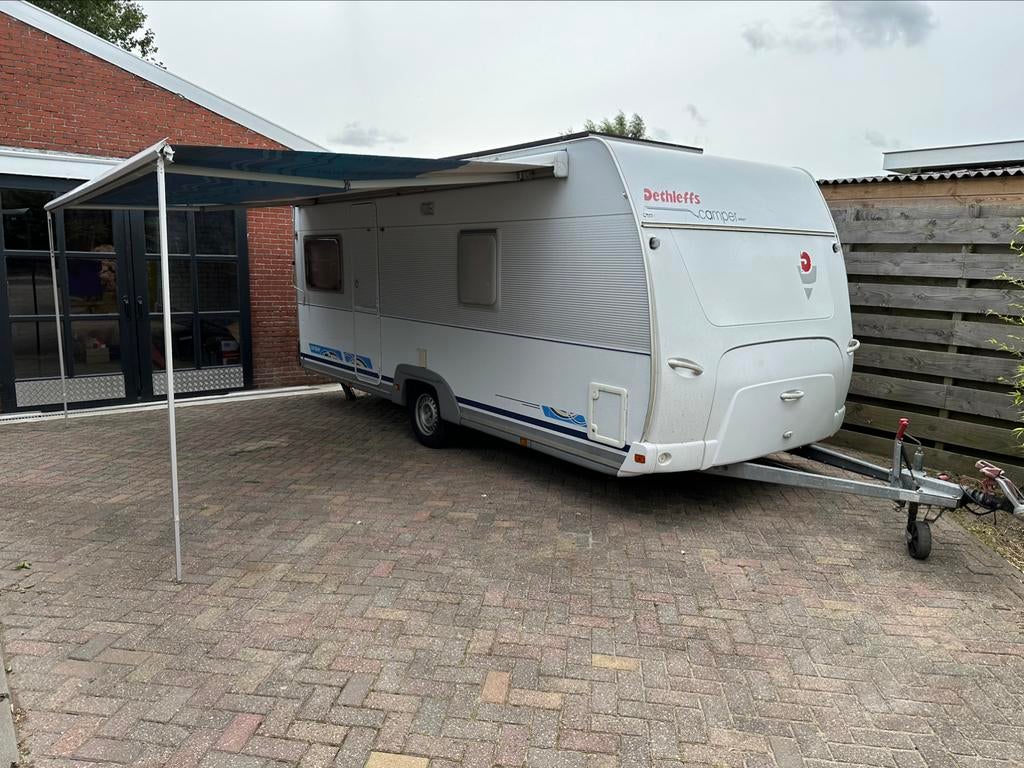 Te huur Dethleffs camper 510 en Eriba Nova caravan, Caravans en Kamperen, Caravans, Rondzit, Particulier, Zonnepaneel, Dethleffs