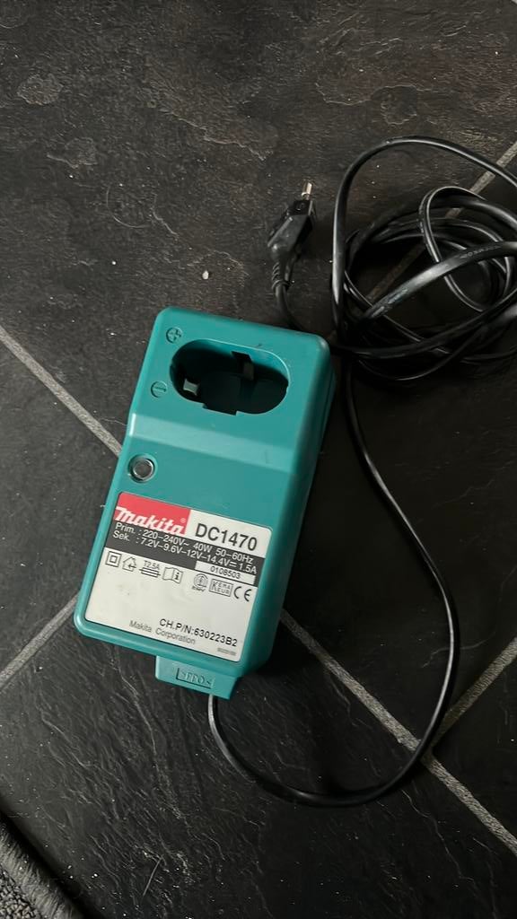 Makita acu lader dc1470, Ophalen of Verzenden, Zo goed als nieuw, Gelijkstroom, Overige merken
