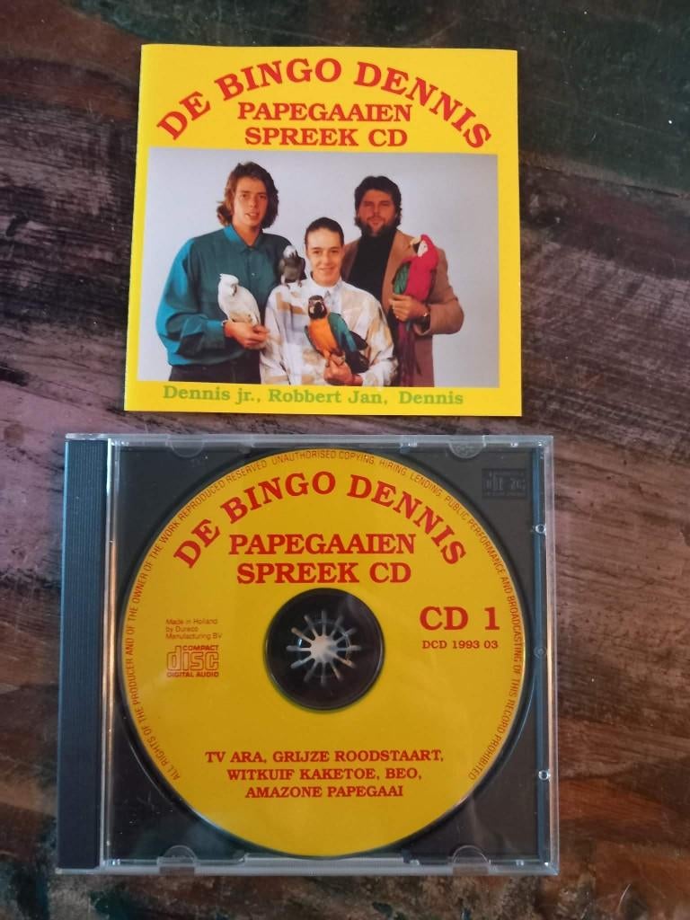 Dennis Papegaaien Spreek CD, Geslacht onbekend, Papegaai