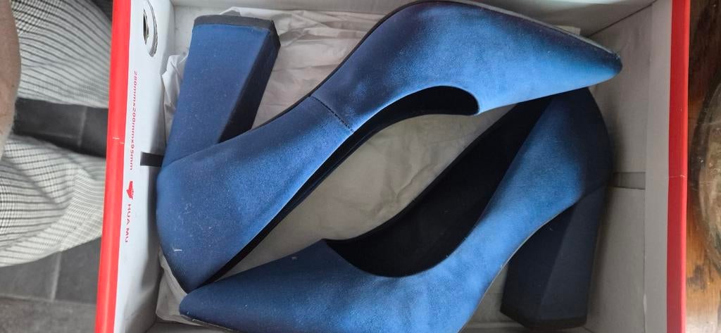 Blauwe  pump  39, Kleding | Dames, Schoenen, Blauw, Ophalen of Verzenden, Zo goed als nieuw, Even&Odd