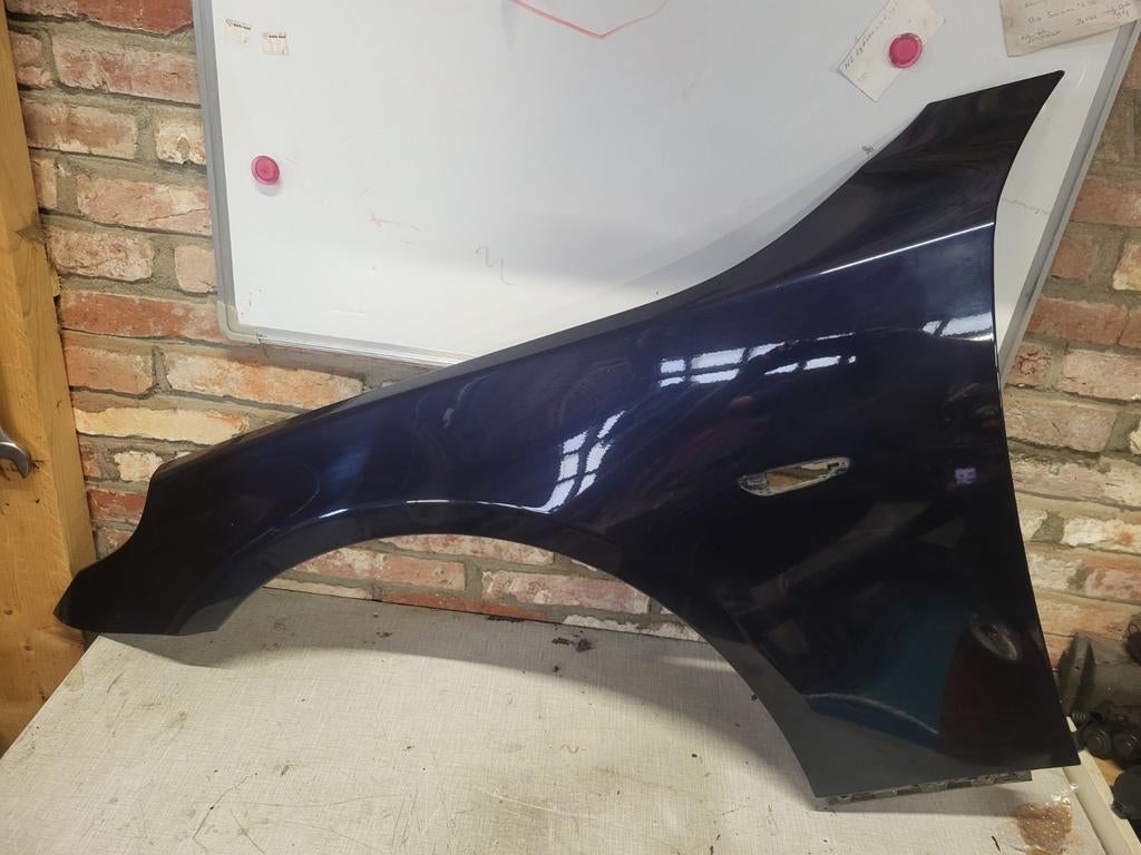 Tekoop bmw e6x spatbord links orientalblauw, Auto-onderdelen, Gebruikt, Voor, Bmw, Ophalen of Verzenden