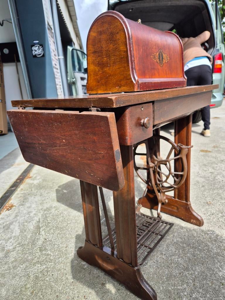 Vintage Singer 15-88 met verlengbaar naaiblad type 87, Ophalen