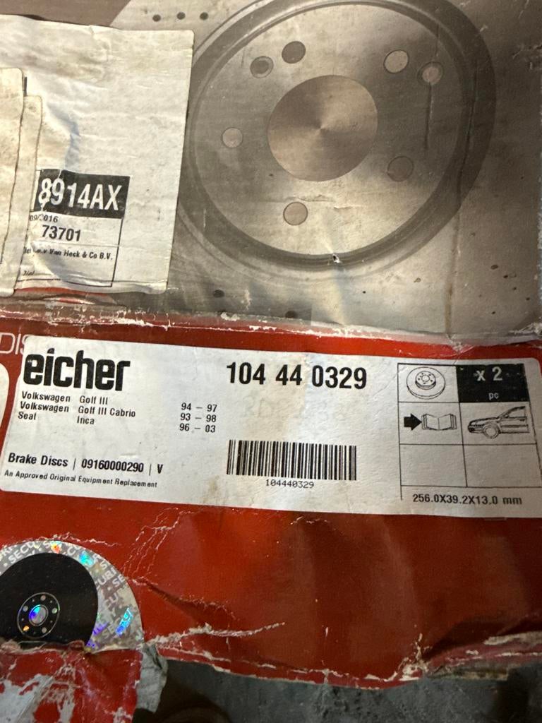 Remschijf + Blokken Golf MK3 - Eicher 104 44 0329, Auto-onderdelen, Remmen en Aandrijving, Volkswagen, Nieuw, Ophalen of Verzenden