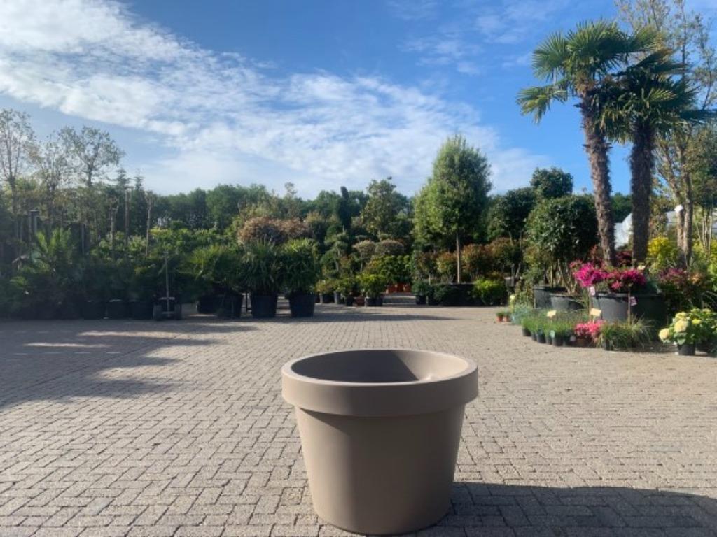 Aanbieding taupe poleyster bloembakken, nu 50% korting!!!, Tuin en Terras, Kunststof, Minder dan 60 cm, Rond, Nieuw