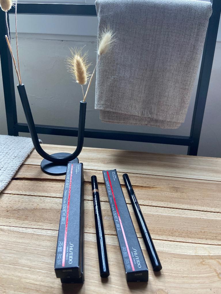 Shiseido Ginza Tokyo Brow InkTrio Nr. 01 en 04, Nieuw, Ophalen of Verzenden, Make-up, Overige kleuren