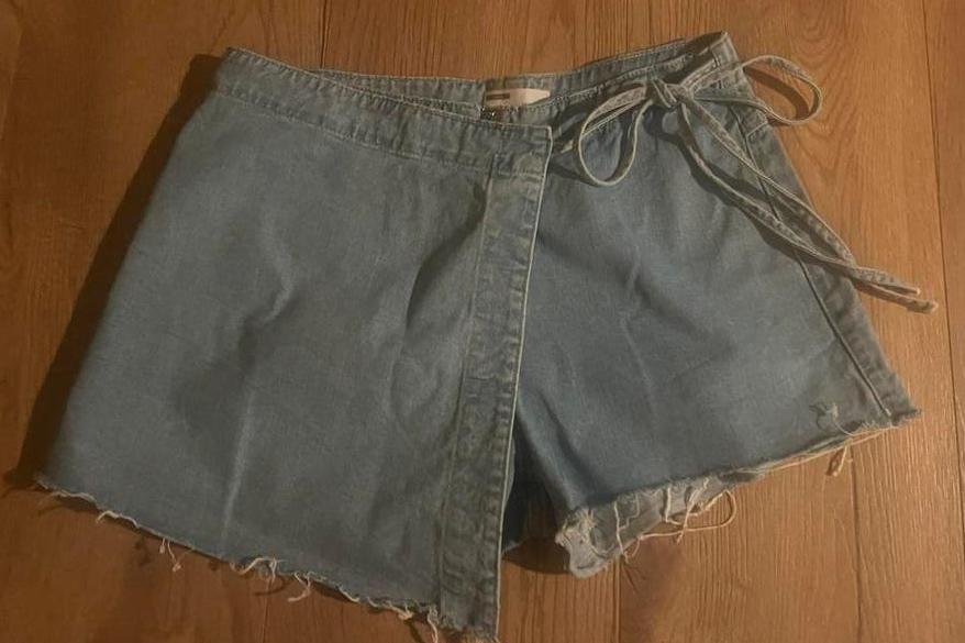 Bershka korte broekrok, Kleding | Dames, Ophalen of Verzenden, Zo goed als nieuw, Blauw, W30 - W32 (confectie 38/40)