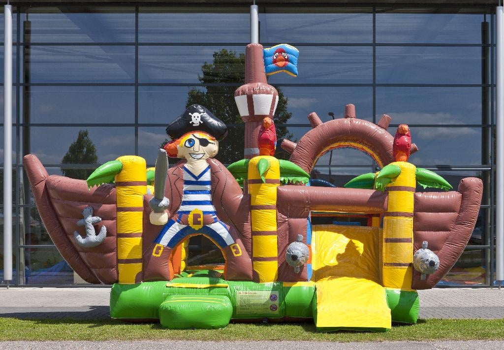 Te Huur: Piratenboot Springkussen, Ophalen, Zo goed als nieuw, Verjaardag