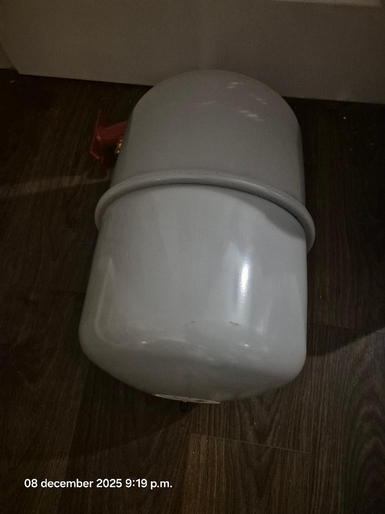 Nieuw expansievat, 30 tot 80 cm, Cv-ketel of Combi-ketel, Nieuw, Minder dan 60 cm