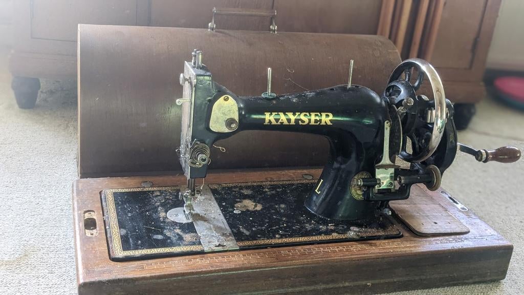 Antieke Kayser Naaimachine GRATIS, Ophalen