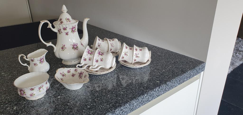Royal Albert, Huis en Inrichting, Keuken | Servies, Ophalen, Nieuw, Porselein, Compleet servies