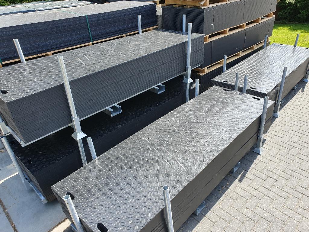 30x kunststof rijplaten incl. heavy duty stapelbok €2450,00, Doe-het-zelf en Verbouw, Platen en Panelen, Ophalen of Verzenden