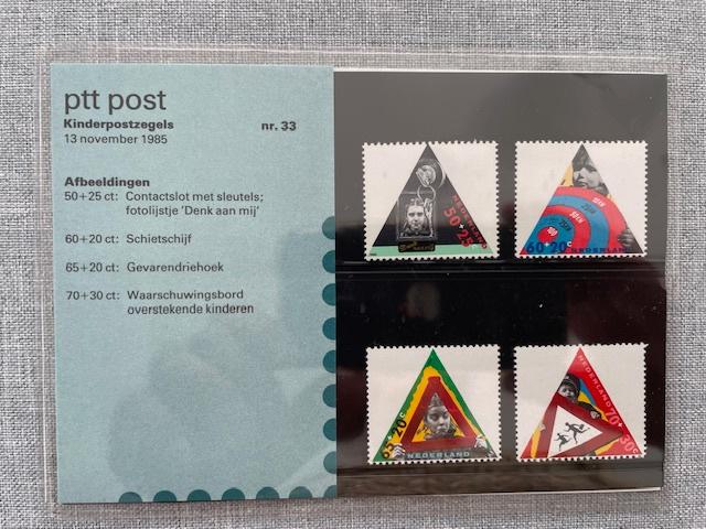 Postzegelmapje PZM33 - Kinderzegels, kind en verkeer 1985, Ophalen of Verzenden, Na 1940, Postfris