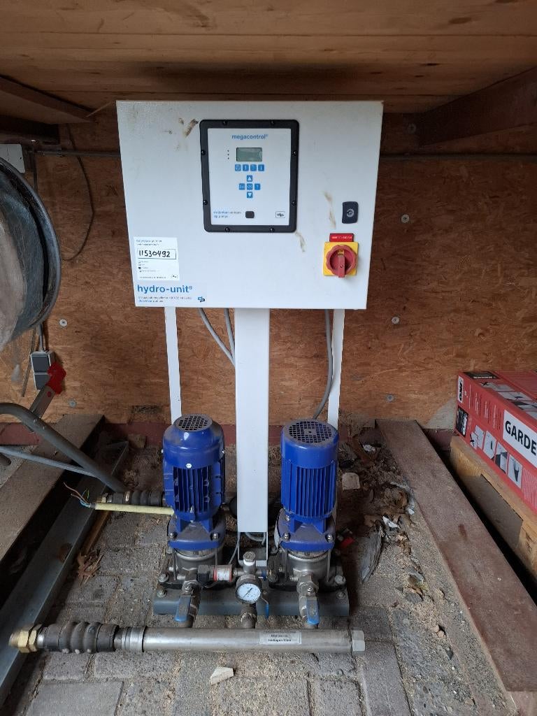 Hydrofoorpomp, Tuin en Terras, Waterpompen, Ophalen, Gebruikt, Accu, Hydrofoorpomp