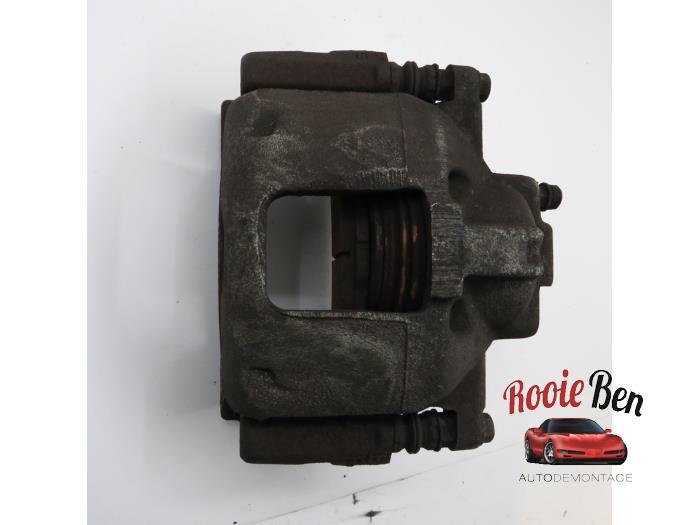 Remklauw (Tang) links-voor van een Dodge Nitro, Gebruikt, -, -, Ophalen of Verzenden